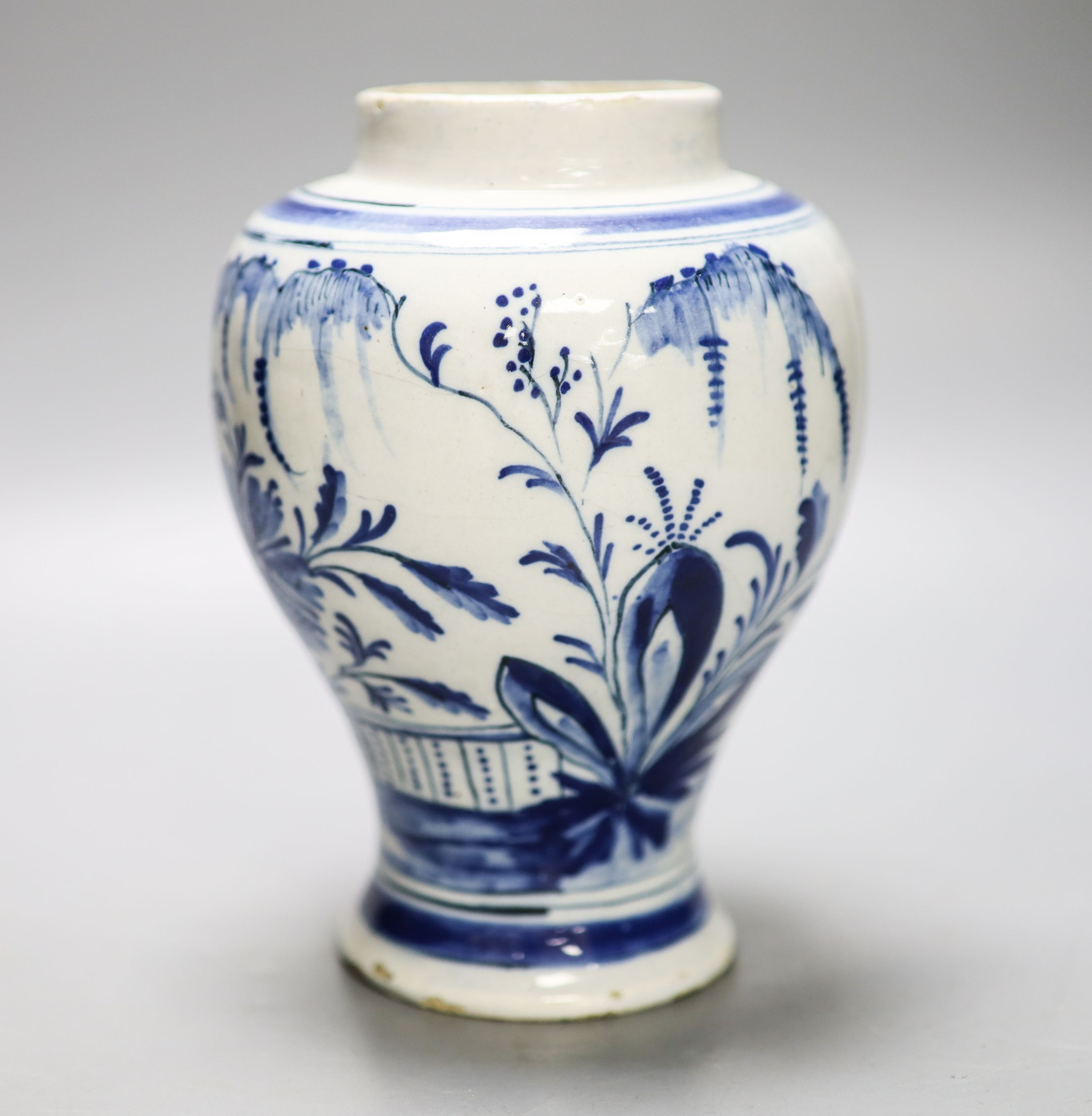 An English Delftware vase, 17.5 cm high